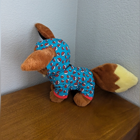 Build A Bear Pokemon Eevee Plush with Pokémon ball jacket - Picture 2 of 6